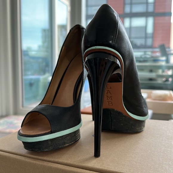 Brand New, never worn LAMB Leather peep-toe pumps 👠 - Picture 3 of 9